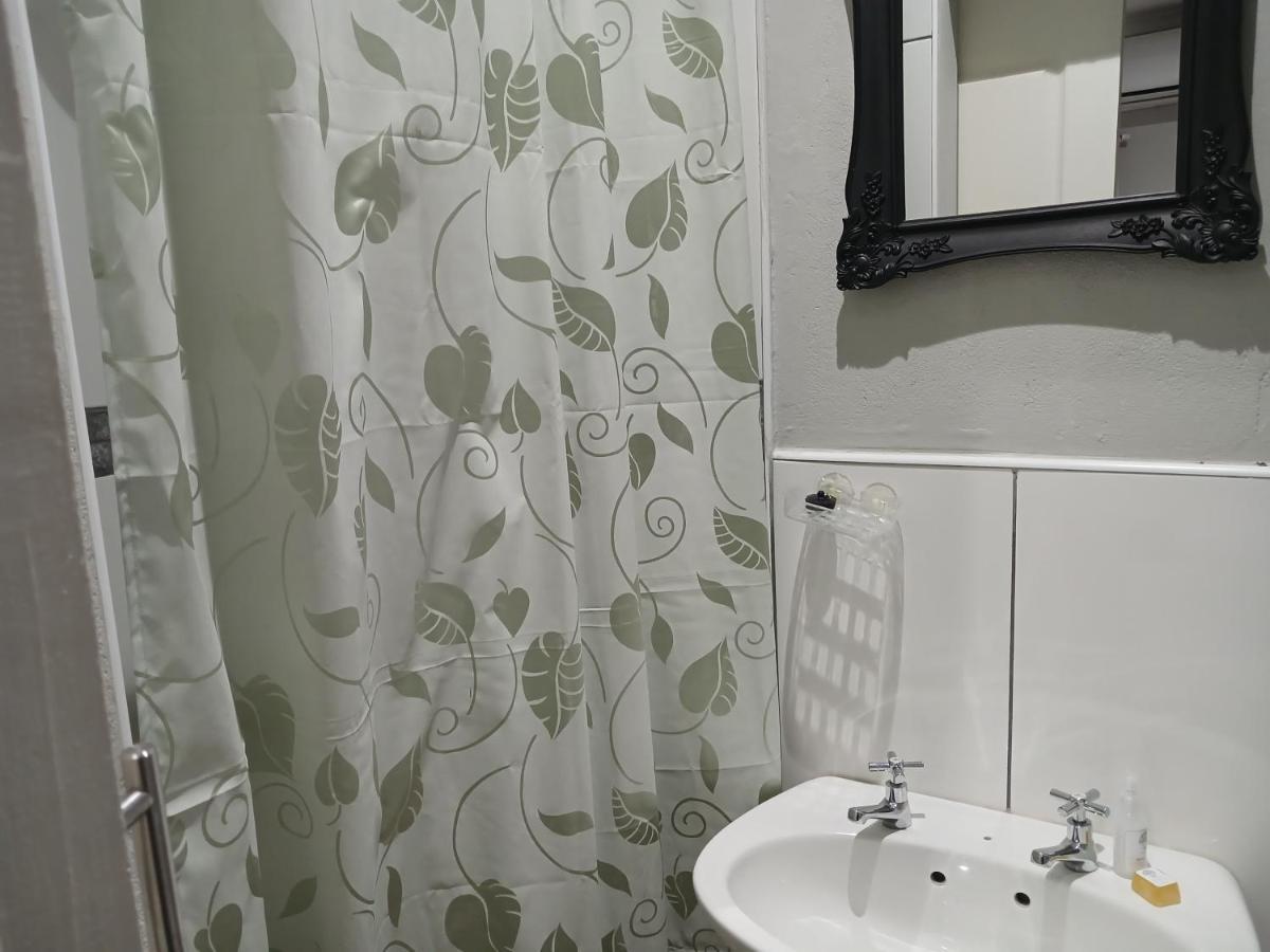 Orchard Guesthouse Блумфонтейн Екстер'єр фото